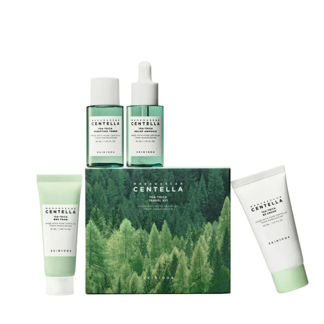imageye___-_imgi_72_skin1004-madagascar-centella-tea-trica-travel-kit_8809913833499_DarBeauty مجموعة السفر مدغشقر سنتيلا تي تريكا من سكن 1004 (Skin1004 Madagascar Centella Tea-Trica Travel Kit) - 4 قطع - الصورة 1
